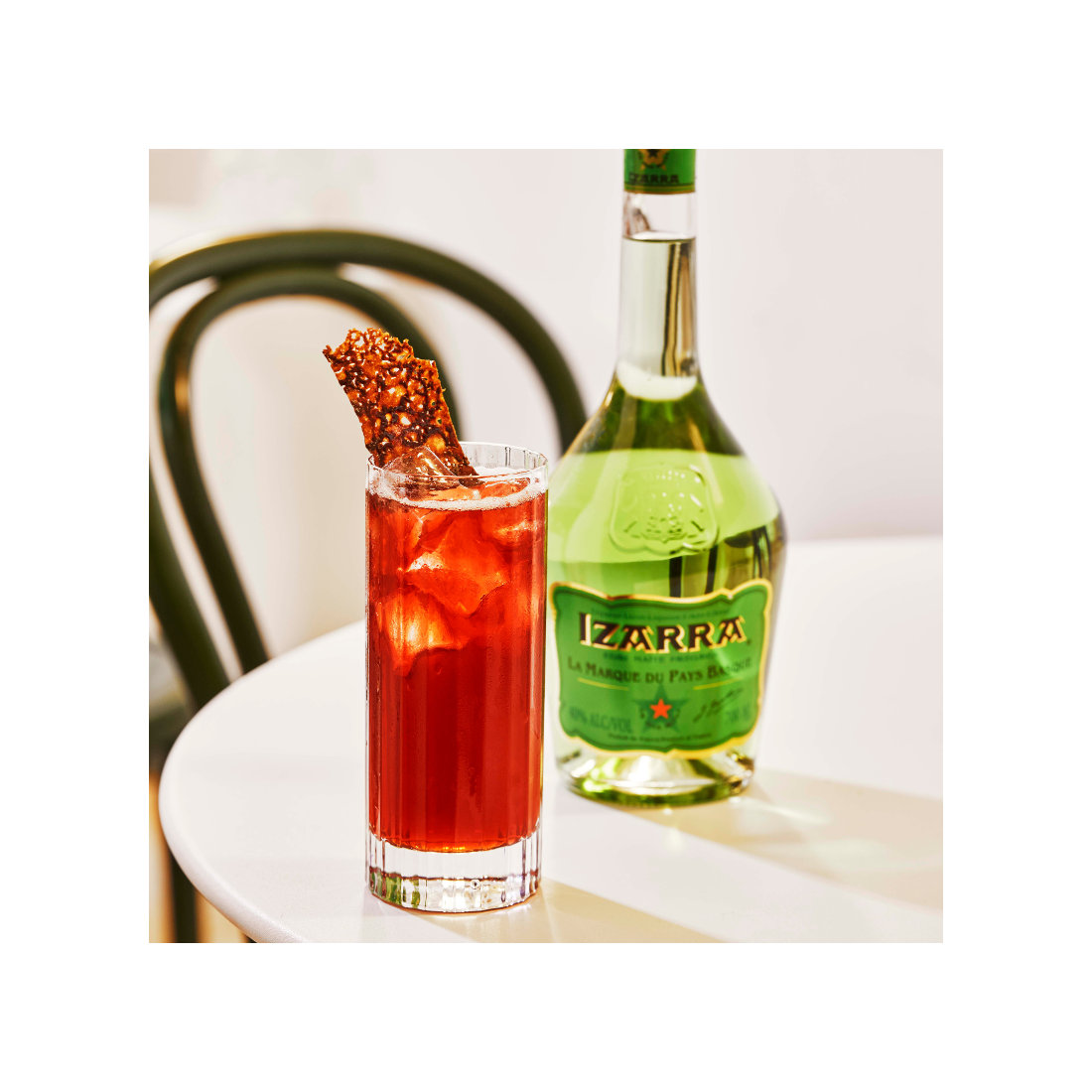 Liqueur IZARRA Verte sous étui 40% - 70cl Izarra