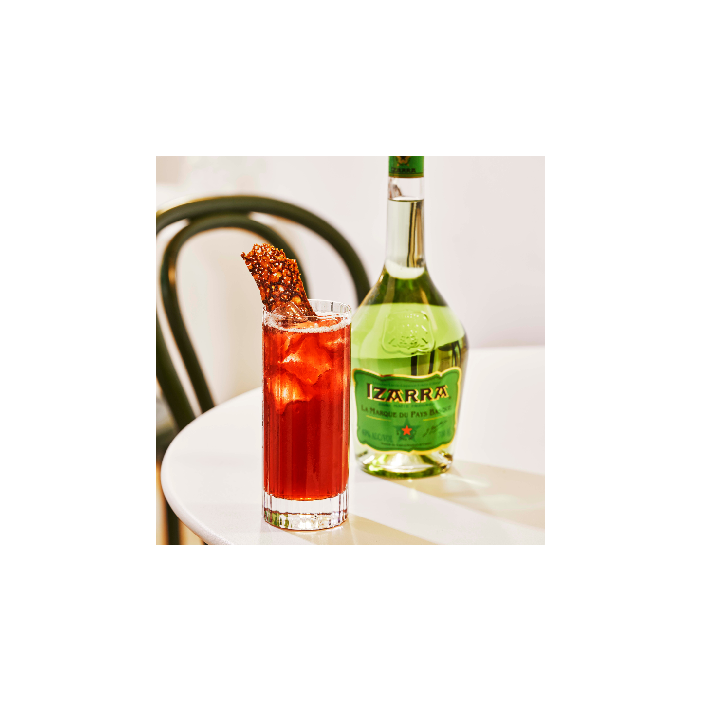 Liqueur IZARRA Verte sous étui 40% - 70cl Izarra