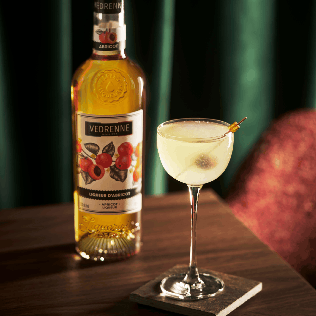 VEDRENNE Apricot Liqueur 15% - 70cl