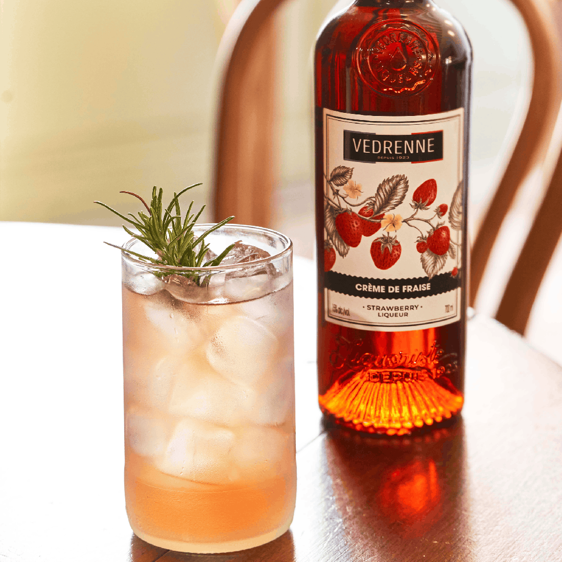 VEDRENNE Strawberry Liqueur 15% - 70cl