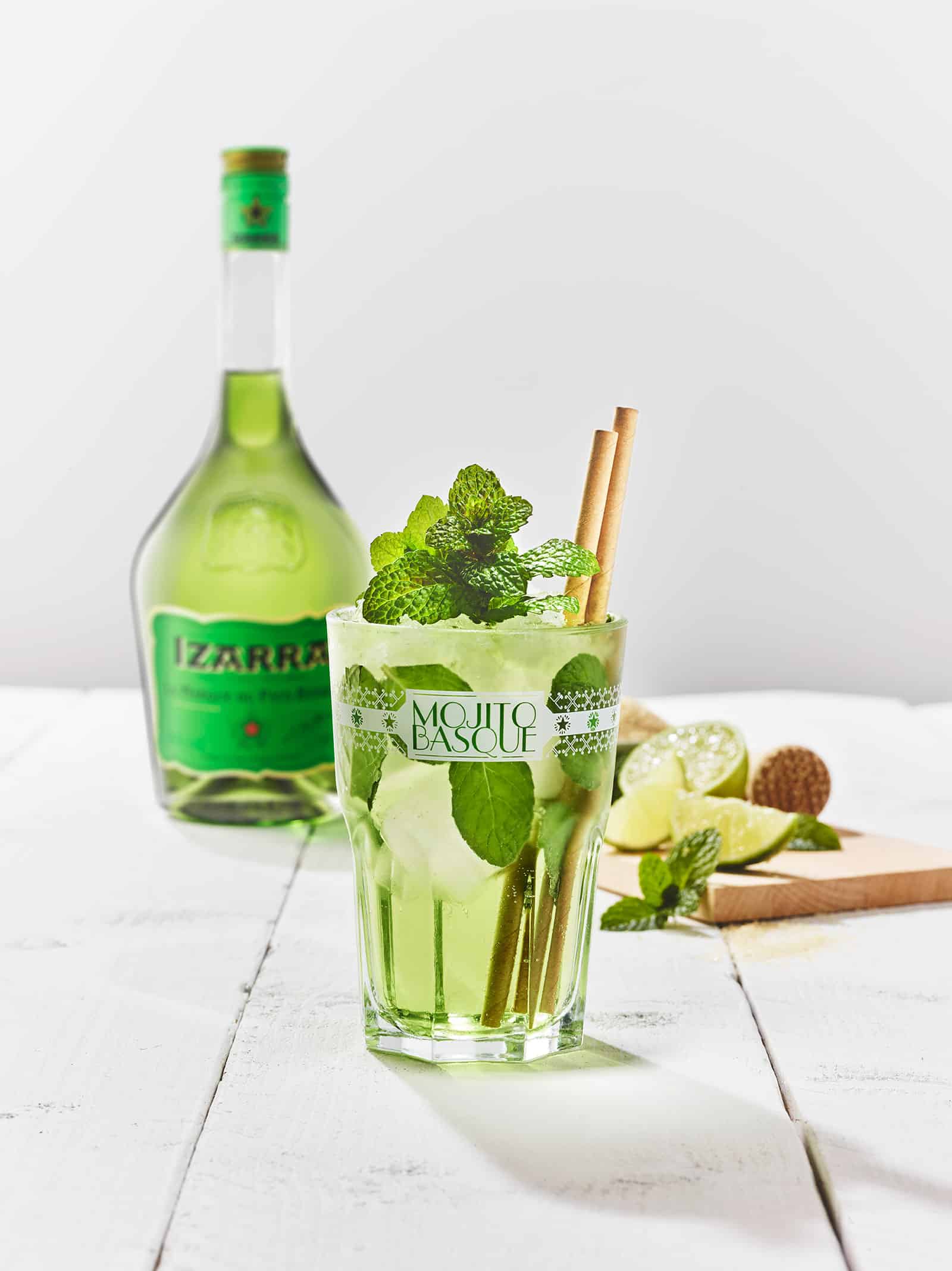Mojito basque et bouteille Izarra Verte