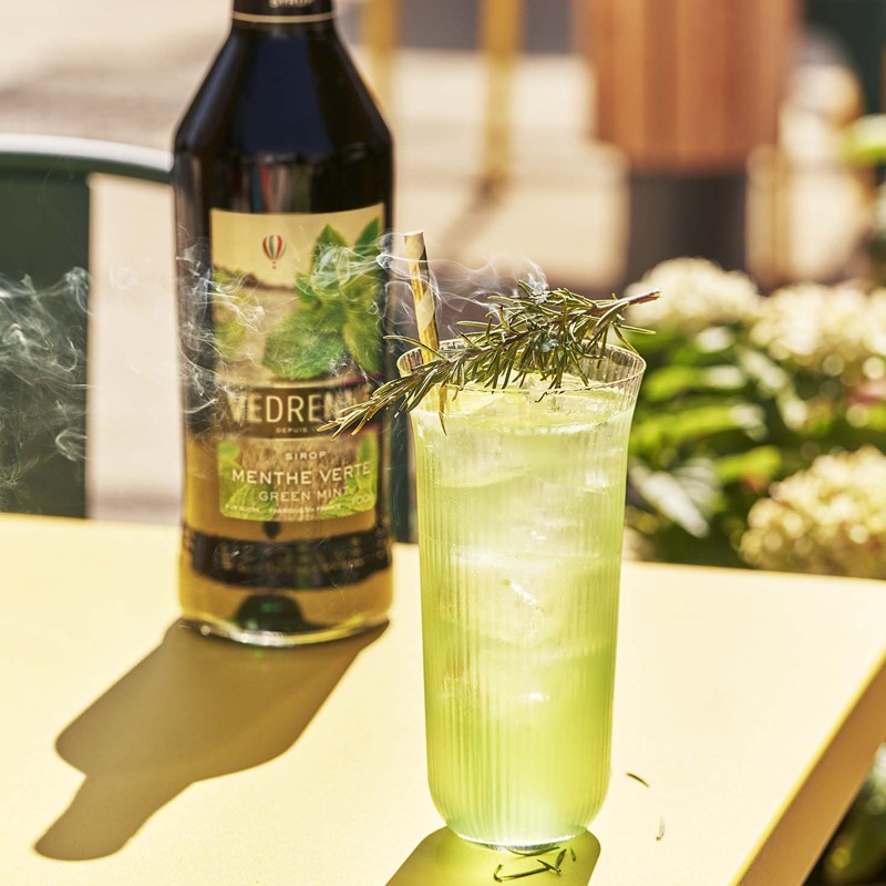 GREEN ON THE ROCKS